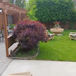 3 Bedrooms 3 Beds Near Metro -2 Parking Free