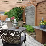 3 Bedrooms 3 Beds Near Metro -2 Parking Free