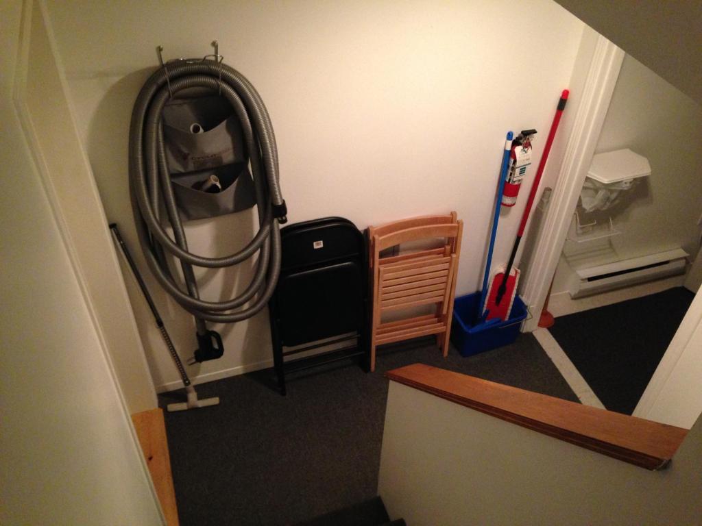 Apartment 3 Bedrooms 3 Beds Near Metro -2 Parking Free *